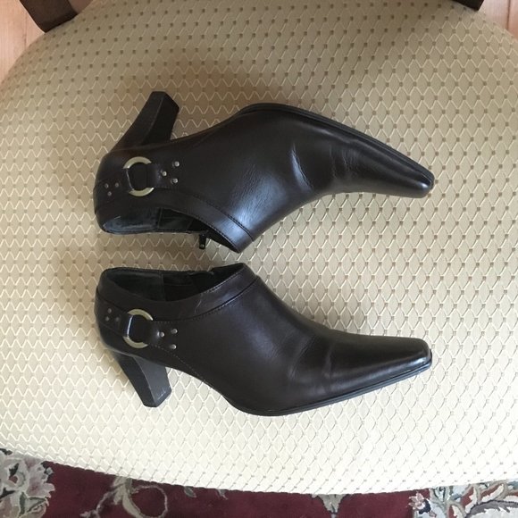 Liz Claiborne Brown Ankle bootie Size 8 1/2 w - Picture 3 of 11